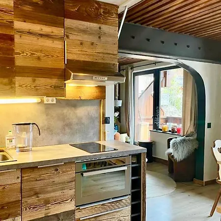 Very Nice And Bright Chalet With Balcony And View